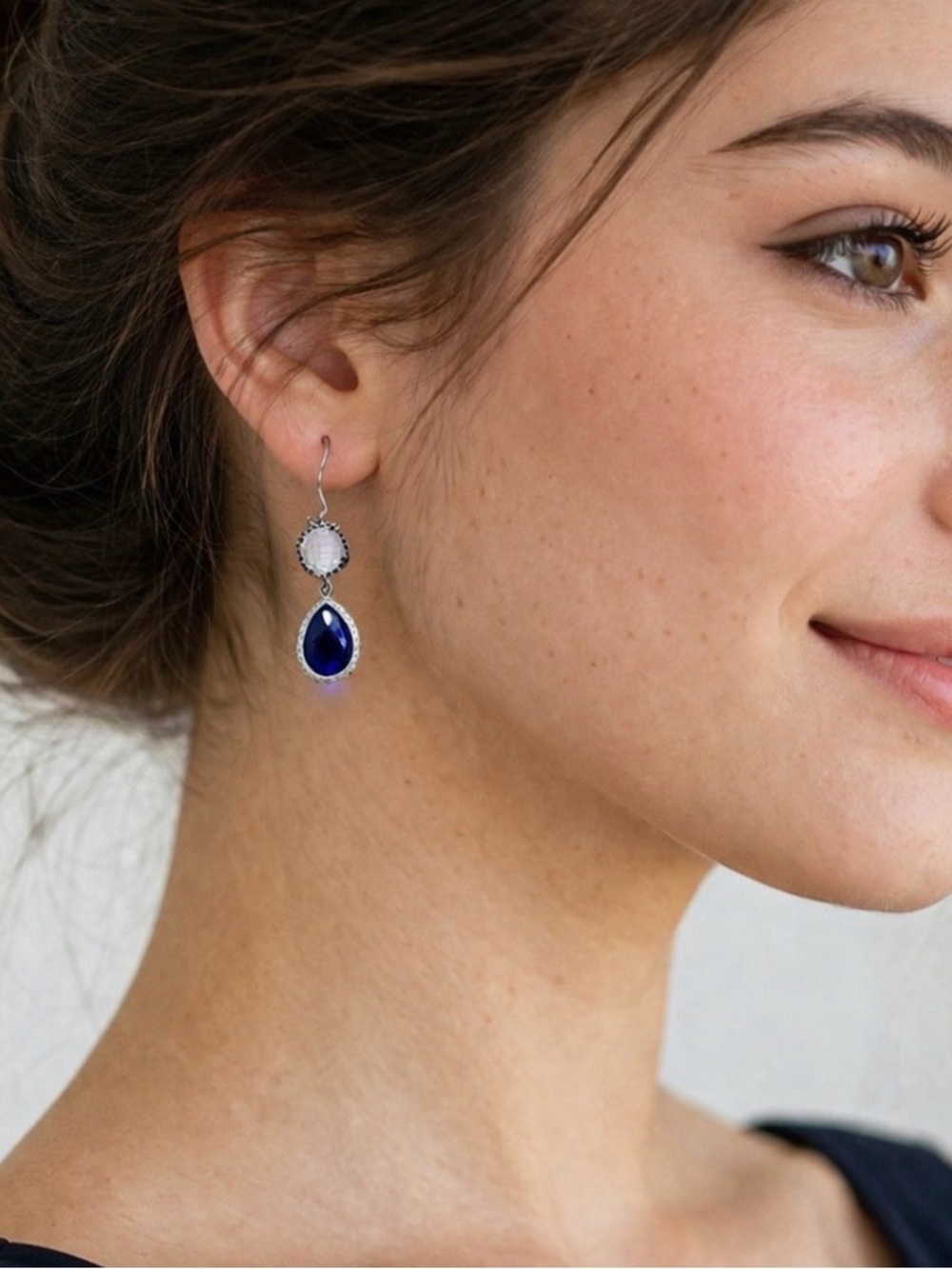 Nicolelette Blue and Silver Teardrop Earrings NWT